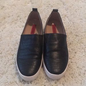 London Rebel Black Slip-On Sneakers Snake Print